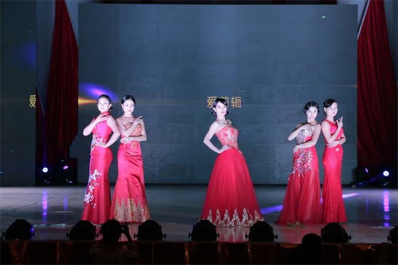 �����׽��������Ļ�����չ�ݼ��佱����ɹ�����